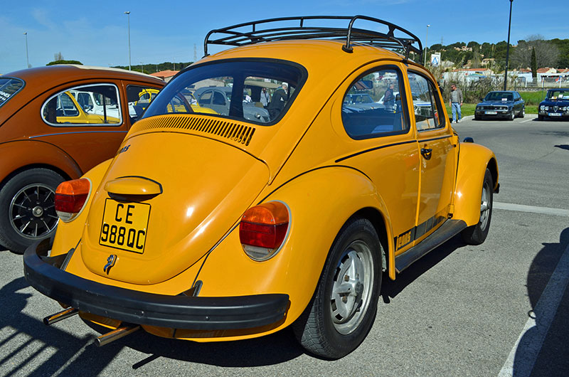 *NEW* DELUXE ‘BERRY’ BOBBLE HAT Hayburner VW Magazine *NEW* Volkswagen Beetle 