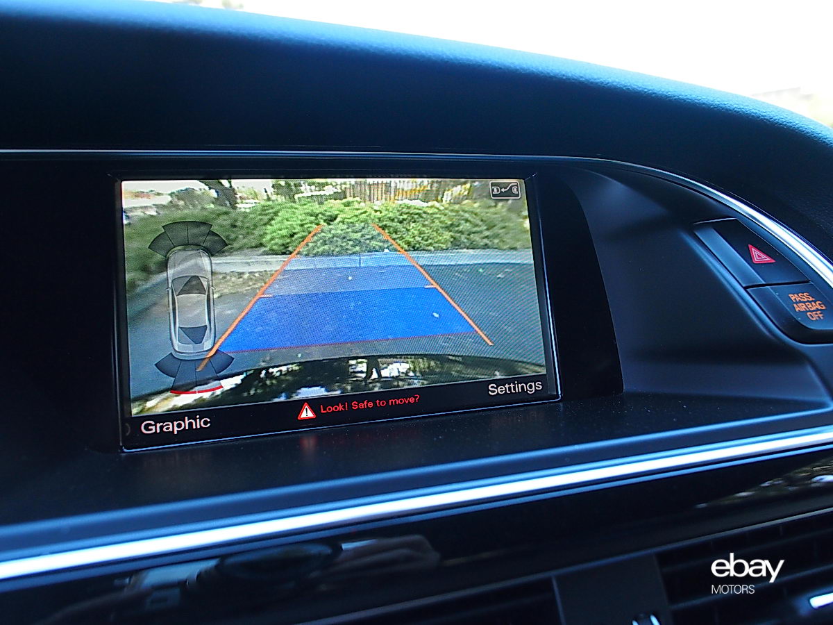 2014 Audi RS 5 infotainment display, rear view mode