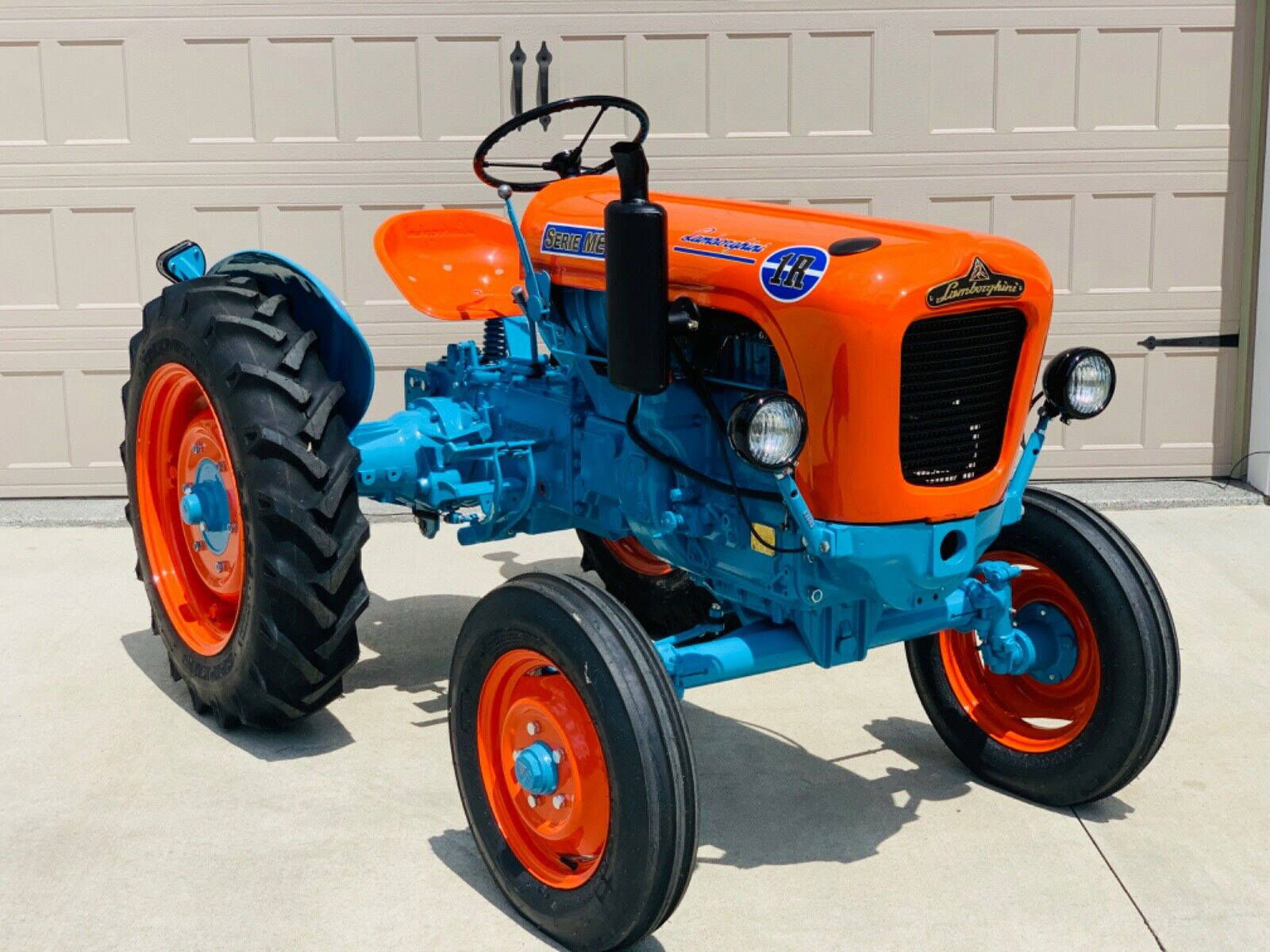 lambo-tractor-3-featured.jpg