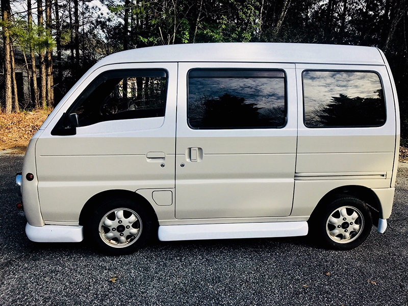 Japanese Micro-Vans Modded to Look Like 