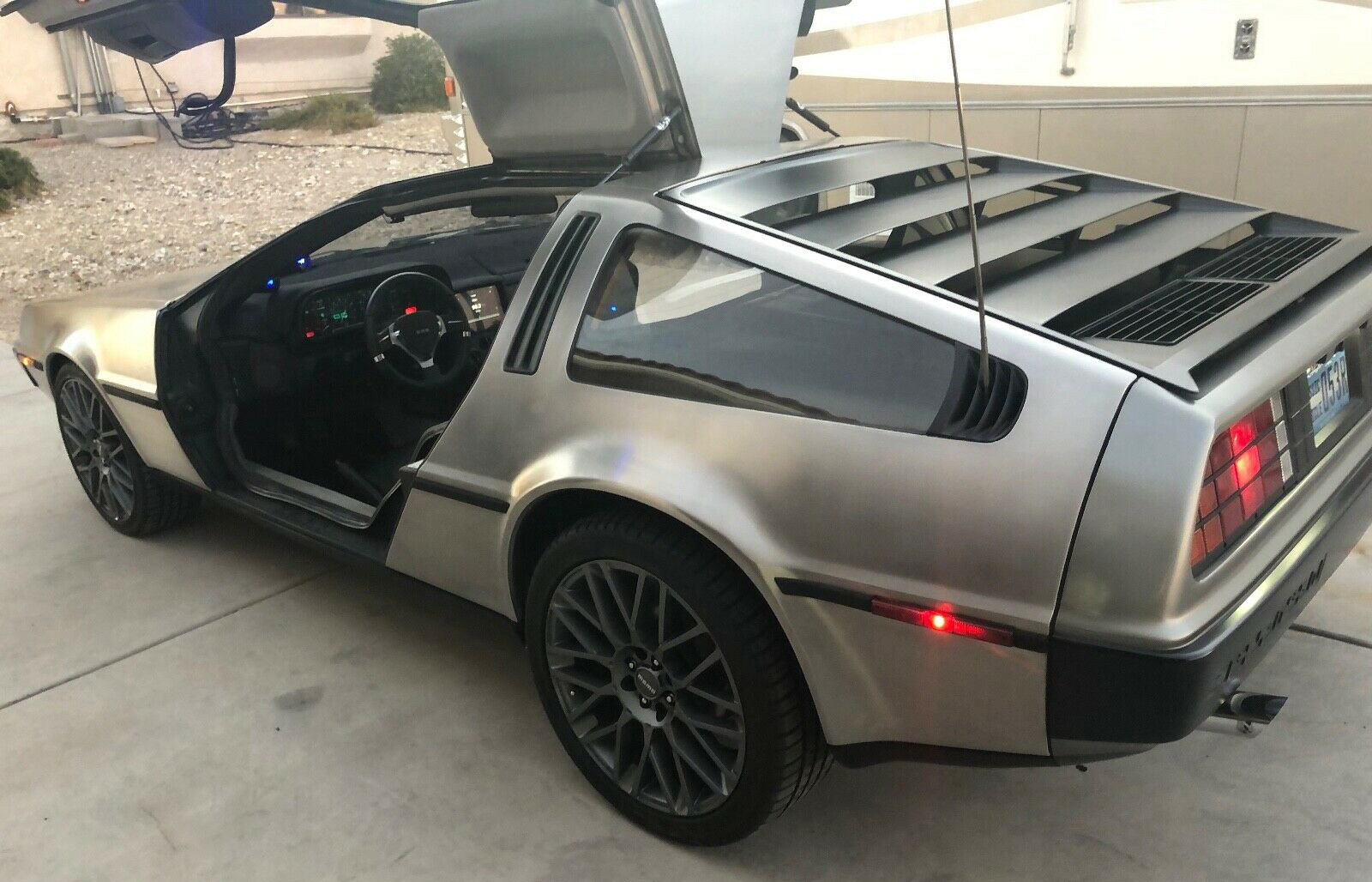 Delorean Car For Sale Ebay / 1981 Delorean Dmc 12 Damaged Salvage Runs