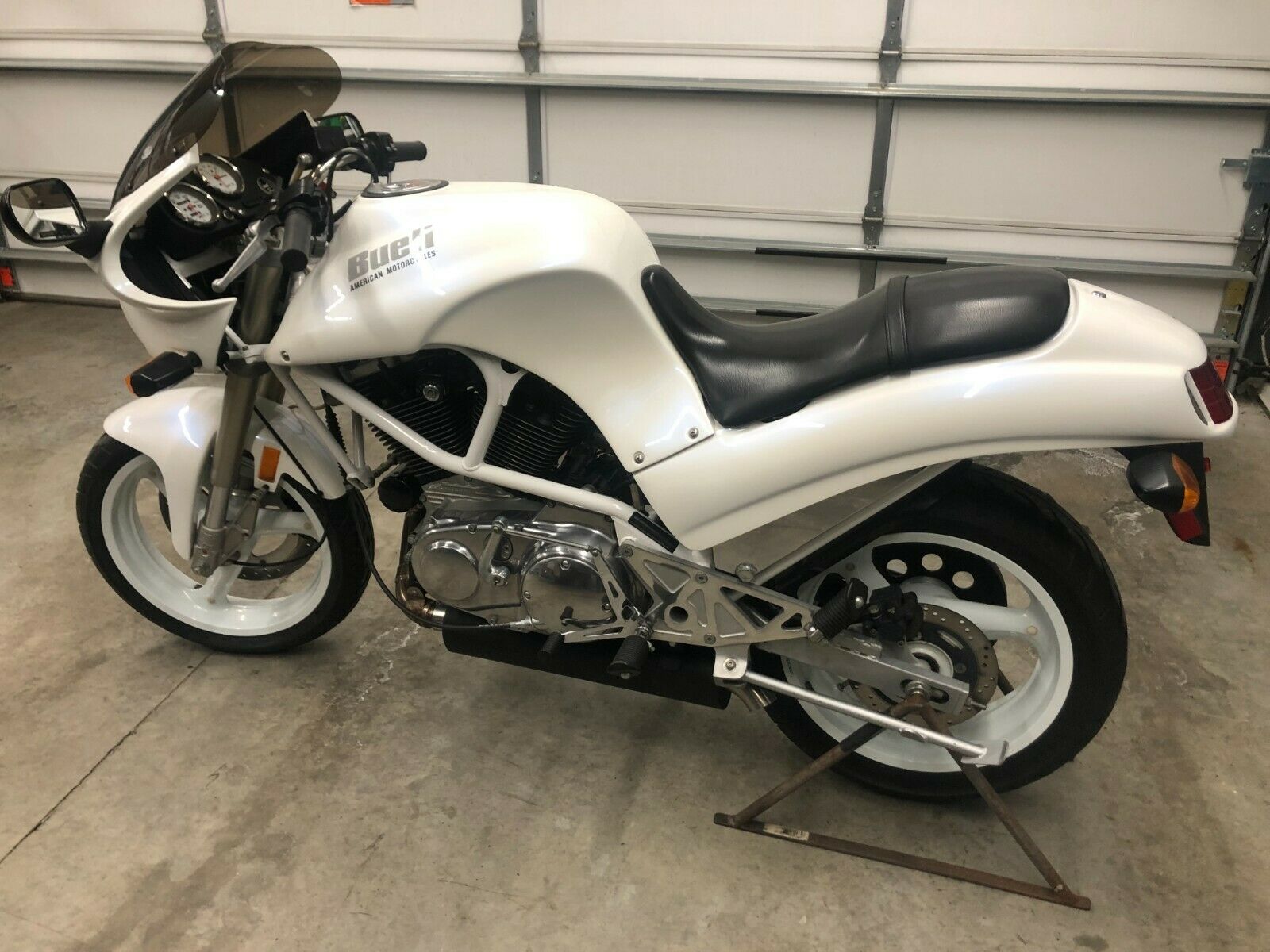 An Ice White Pearl 1995 Buell S2 Thunderbolt Signed by its Creator - eBay  Motors Blog