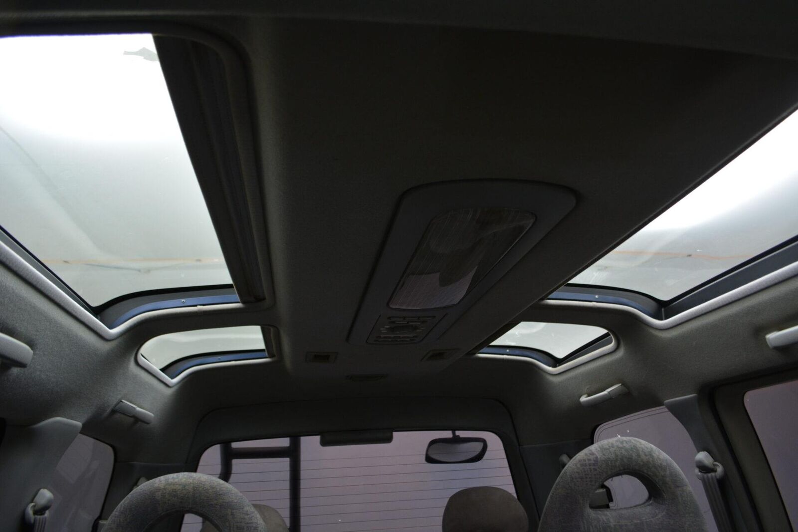 1997 Mitsubish Delica interior showing ceiling windows