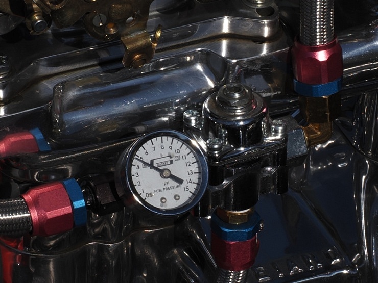 what-a-fuel-pressure-gauge-does-and-why-you-need-one-ebay-motors-blog