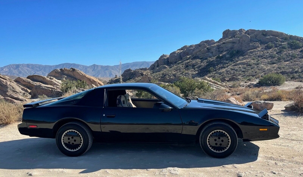 The 'Knight Rider' Firebird Trans-Am That Every 1980s Kid Loved - eBay ...