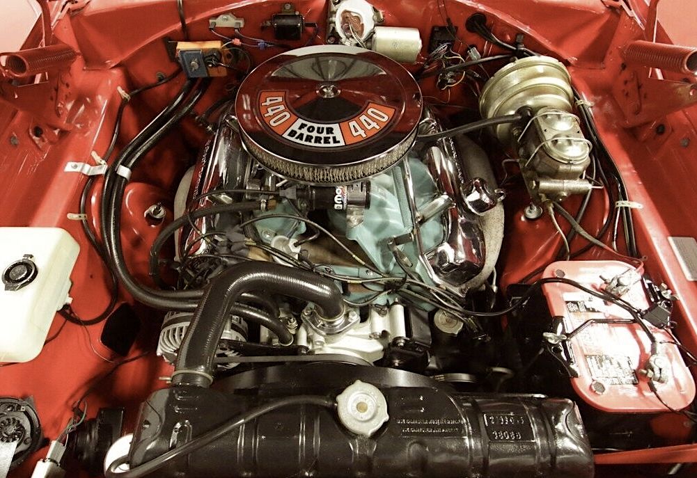 440 cubic-inch four-barrel Dodge Charger V-8 engine