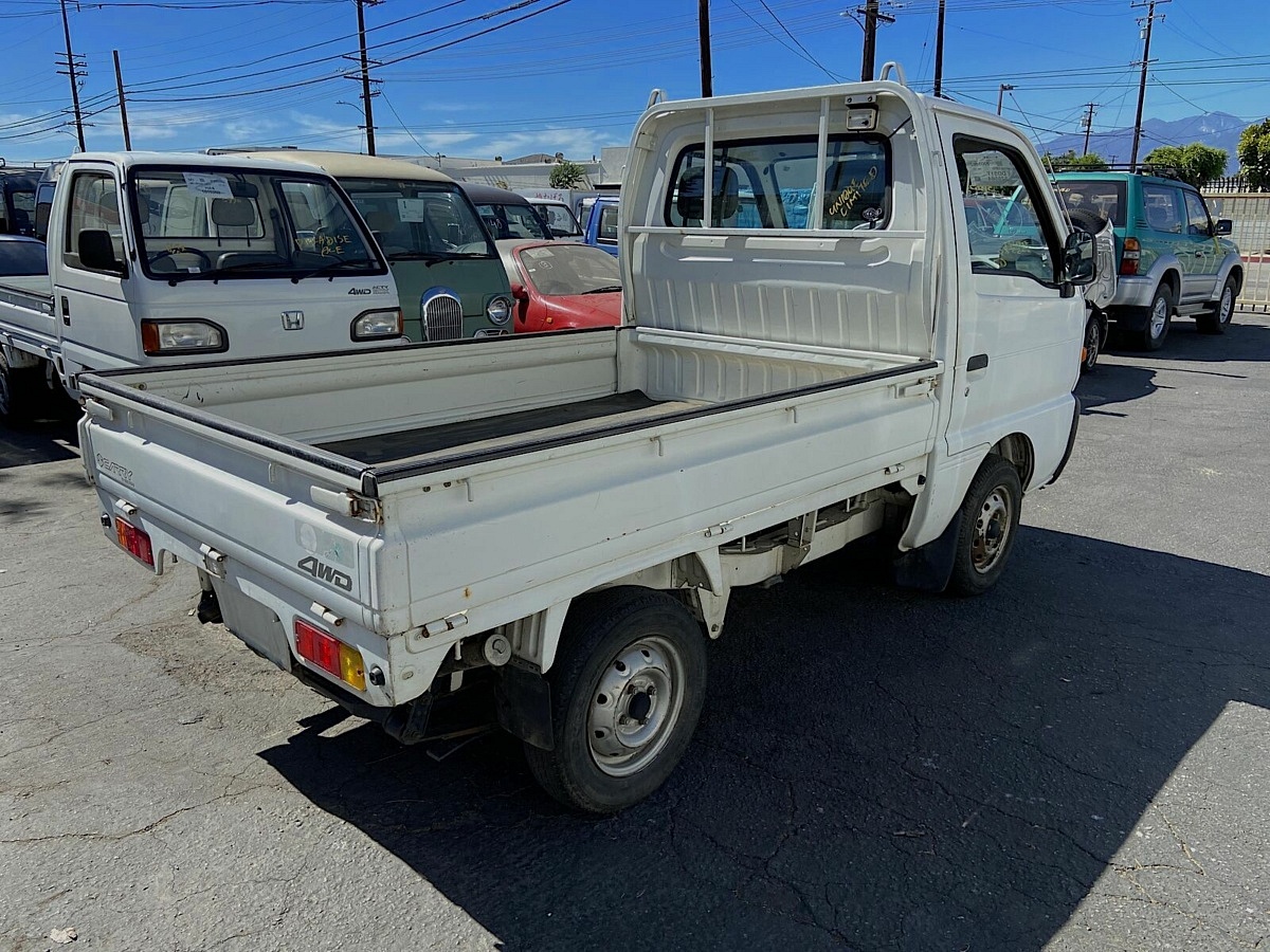 Suzuki Carry Is a Right-Sized Mini Truck - eBay Motors Blog