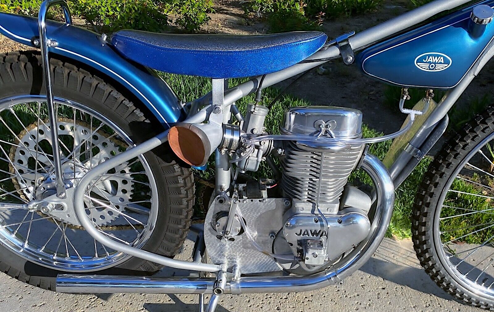 Spectacular 76 JAWA Motorcycle Has No Brakes or Suspension eBay