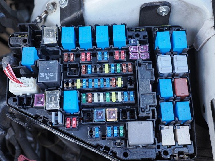 A Guide to Your Car’s Fuse Box - eBay Motors Blog