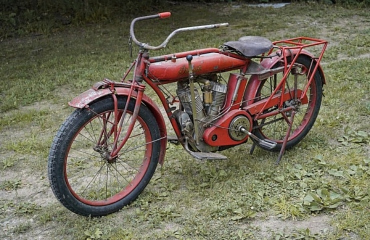 1913 Indian Hedstrom - left front profile