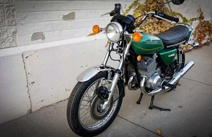 1977 Kawasaki KH400 - left front profile