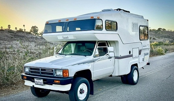 1987 Toyota Sunrader left front profile - featured