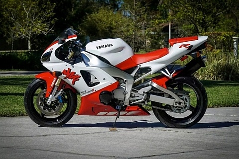 1998 Yamaha YZF R1 -left side