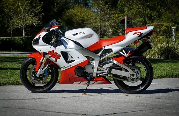 1998 Yamaha YZF R1 -left side